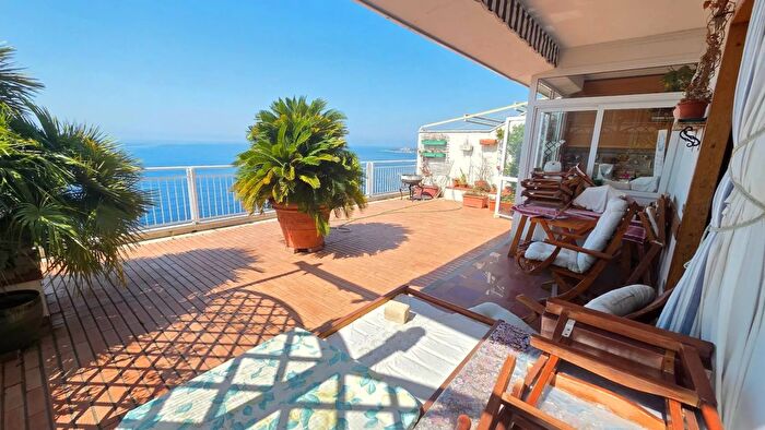 Appartamento quadrilocale in vendita in Via Aurelia Levante Ospedaletti, Ospedaletti