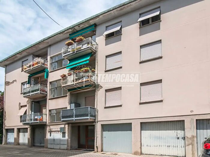 Appartamento trilocale in vendita in Via Oltrecolle a, Como