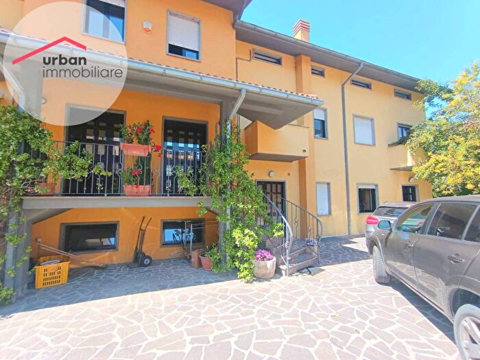 Appartamento quadrilocale in affitto in Via Grotta di Navarra, Torretta Torrione, L'Aquila