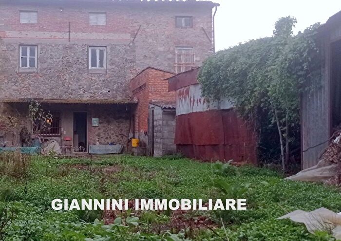 Casa con 8 locali in vendita in Via Carlo Piaggia Capannori, Capannori