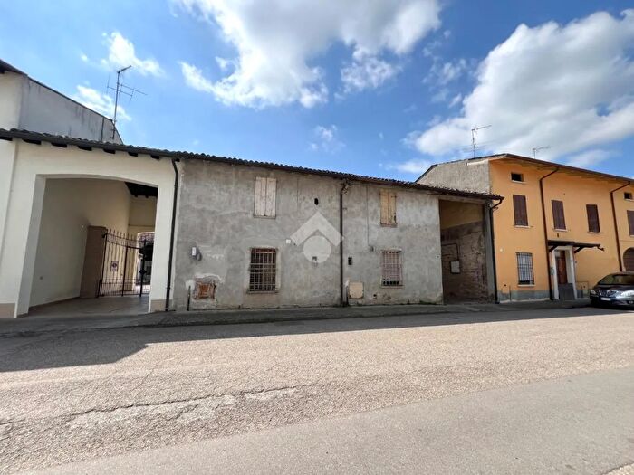 Casa quadrilocale in vendita in Via Trento, Acquanegra Sul Chiese