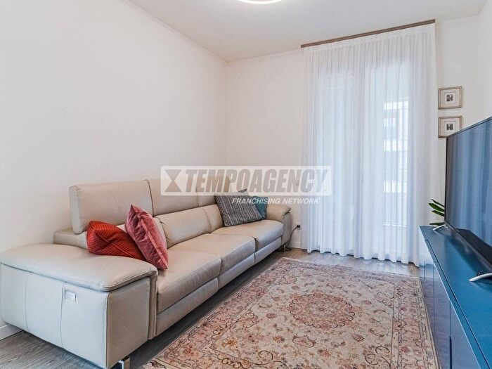 Appartamento trilocale in affitto in Via Eugenio Colorni INT, Viale Ungheria Mecenate, Milano