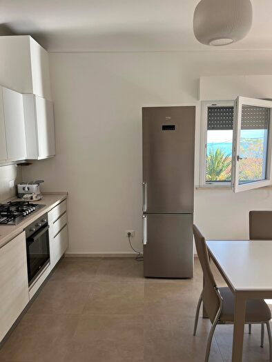 Appartamento quadrilocale in affitto in Contrada Piane Favaro, Rocca San Giovanni