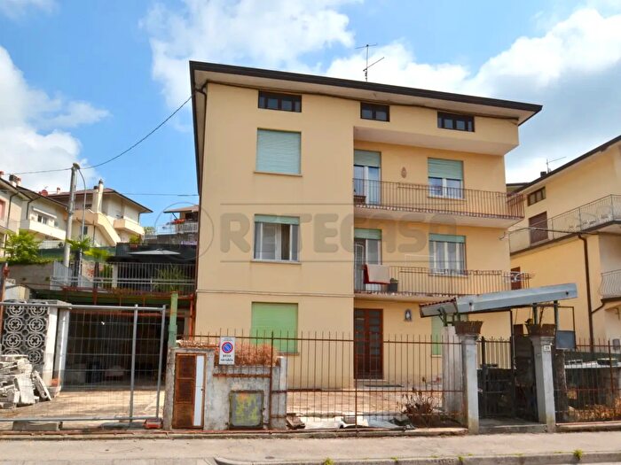 Appartamento con 8 locali in vendita in Valdagno
