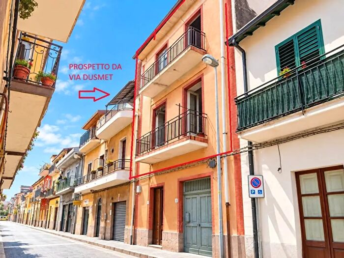 Casa con 9 locali in vendita in Via Manganelli, Nicolosi