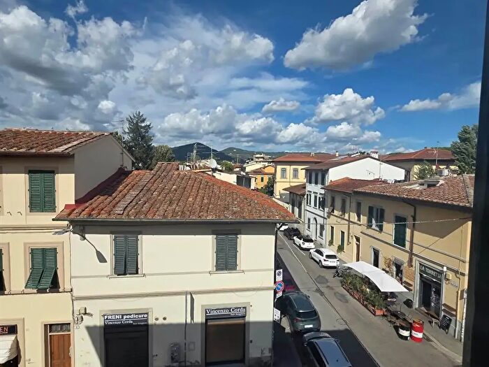 Appartamento trilocale in vendita in Via Fratelli Bandiera, Firenze
