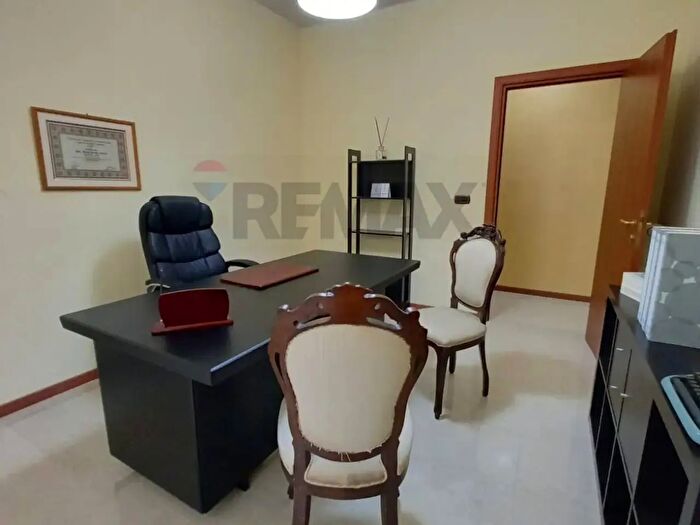Appartamento con 5 locali in affitto in Via Conte Giusso d, Bari