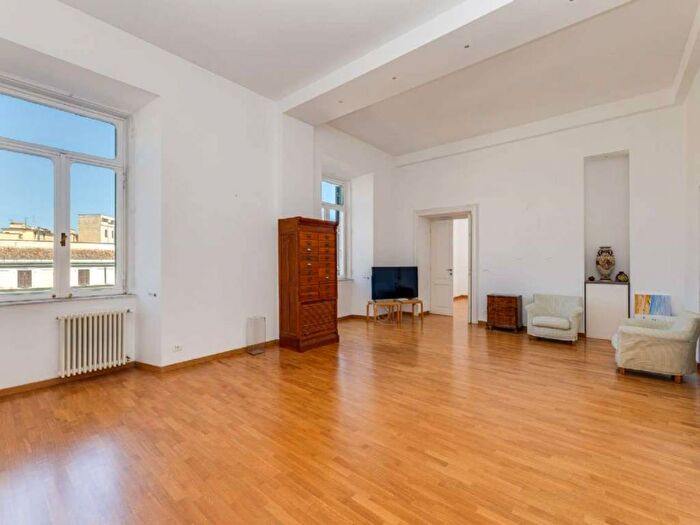 Appartamento con 6 locali in affitto in via xx Settembre, Repubblica, Roma