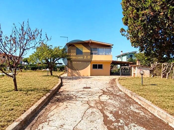 Casa trilocale in vendita in Via Zubiena, Roma