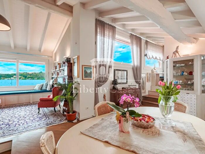 Appartamento quadrilocale in vendita in Piazza Sergio Bresciani, Salo