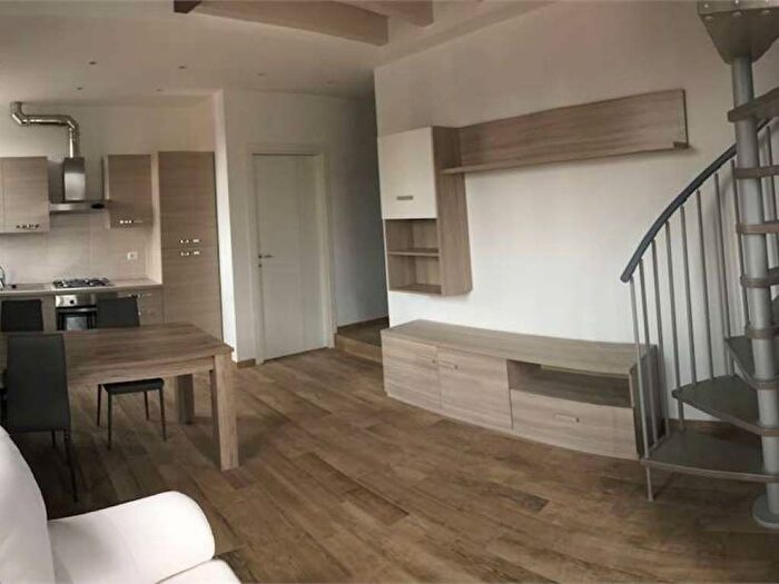 Appartamento bilocale in affitto in Bosto, Varese