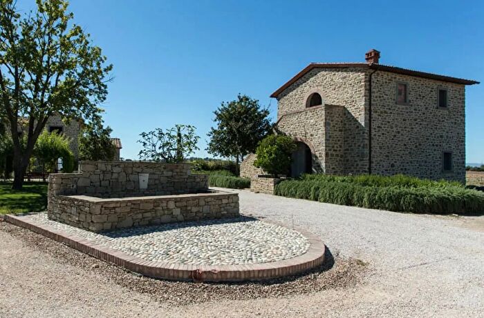Casa con 5 locali in vendita in Strada Provinciale, Cortona