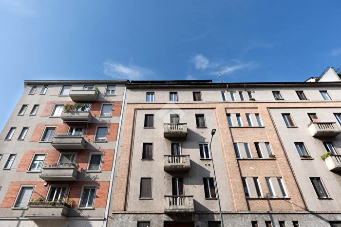 Appartamento trilocale in vendita in Via Gioacchino Murat, Milano