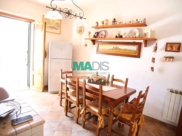 Appartamento trilocale in vendita in Via Garigliano, Prato