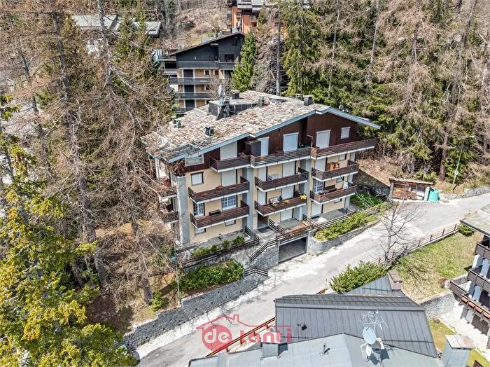 Appartamento con 5 locali in vendita in Via Mario Bernasconi Madesimo So, Madesimo