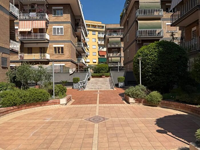 Appartamento con 6 locali in vendita in Viale dei Colli Portuensi, Roma