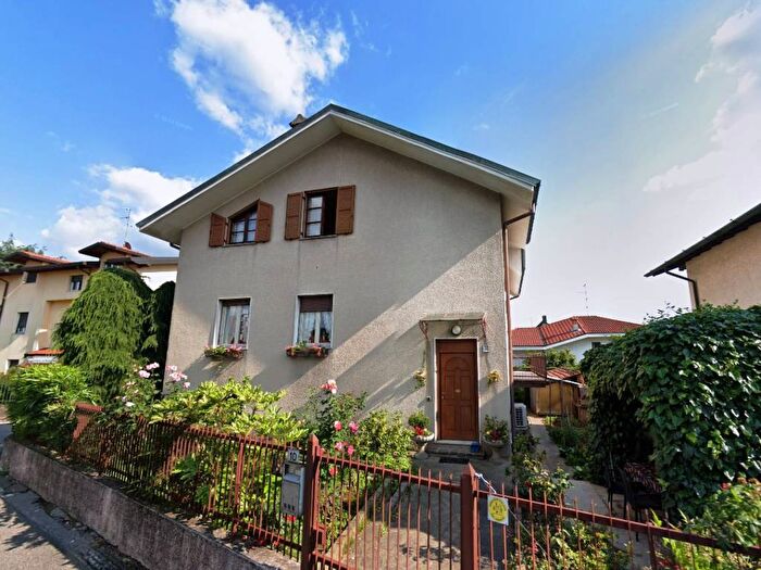 Casa quadrilocale in affitto in Cermenate