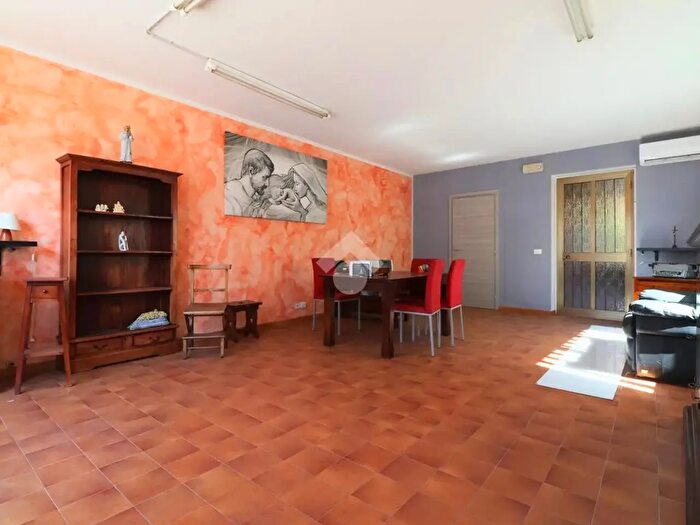 Appartamento con 12 locali in vendita in Via Divisione Julia, Faedis