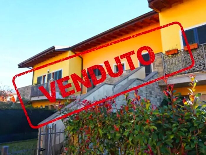 Appartamento trilocale in vendita in Via Giovanni Boccaccio, Terno DIsola