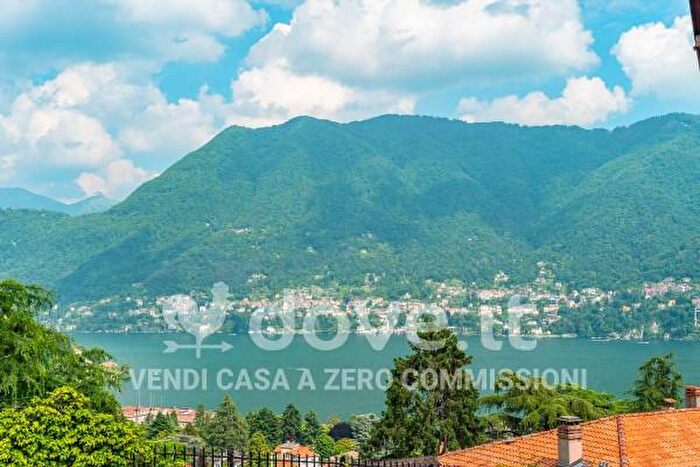Casa con 5 locali in vendita in Via Vittorio Veneto, Cernobbio