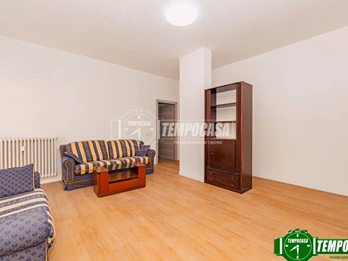 Appartamento trilocale in vendita in Via Rino Balladore, Voghera