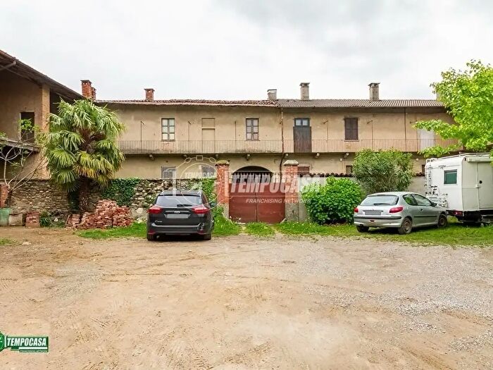 Appartamento con 6 locali in vendita in Via Lanzano, Besana In Brianza