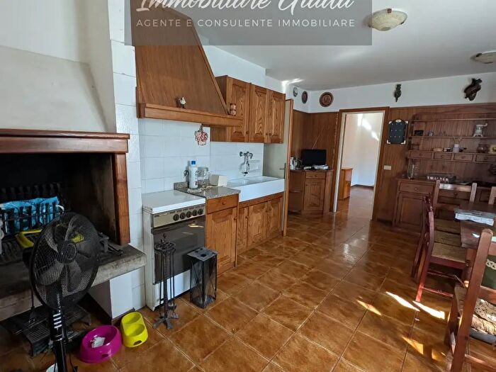 Casa con 5 locali in vendita in Vittorio Veneto