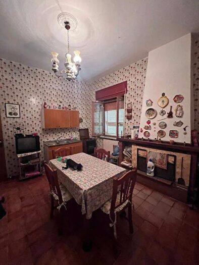 Appartamento con 6 locali in vendita in Via Aldo Moro, Laureana Cilento