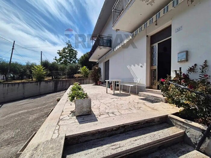 Appartamento con 5 locali in vendita in Località Giardino, Guardiagrele