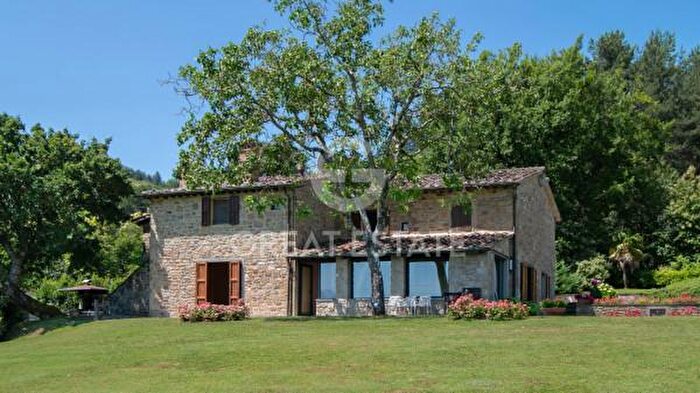 Casa con 6 locali in vendita in Frazione Castel Focognano, Castel Focognano