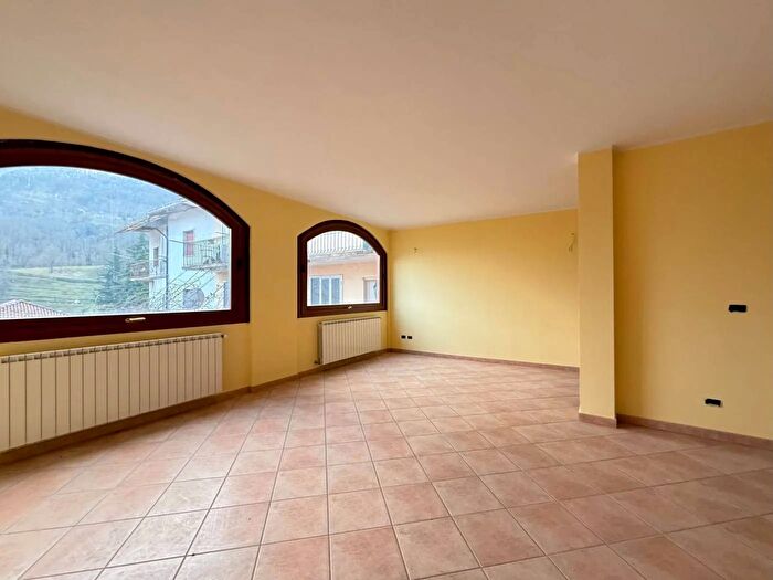 Appartamento trilocale in vendita in Via MolognoCasazza, Casazza