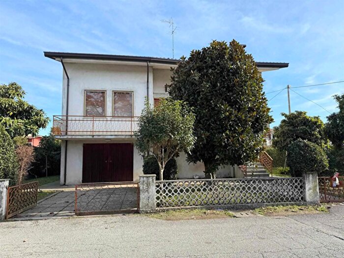 Casa con 8 locali in vendita in Portogruaro, Portogruaro