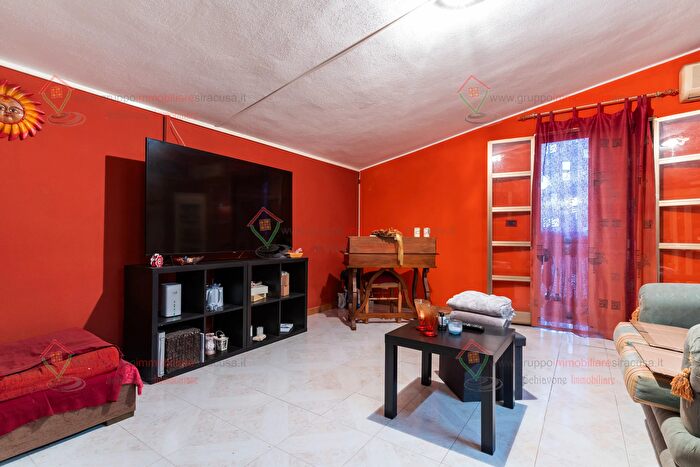 Appartamento trilocale in vendita in Siracusa