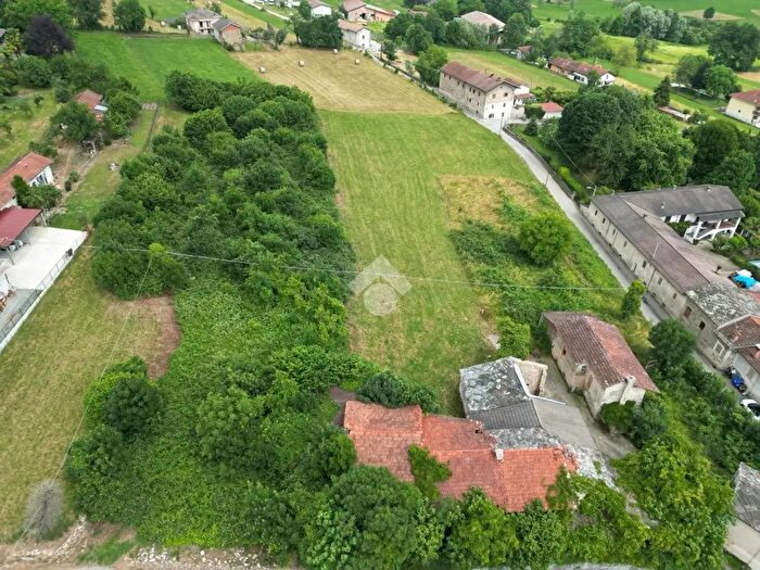 Casa con 5 locali in vendita in Via Parrocchia, Rifreddo