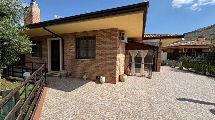 Casa con 6 locali in vendita in Taverna Campodimele Campodimele, Campodimele