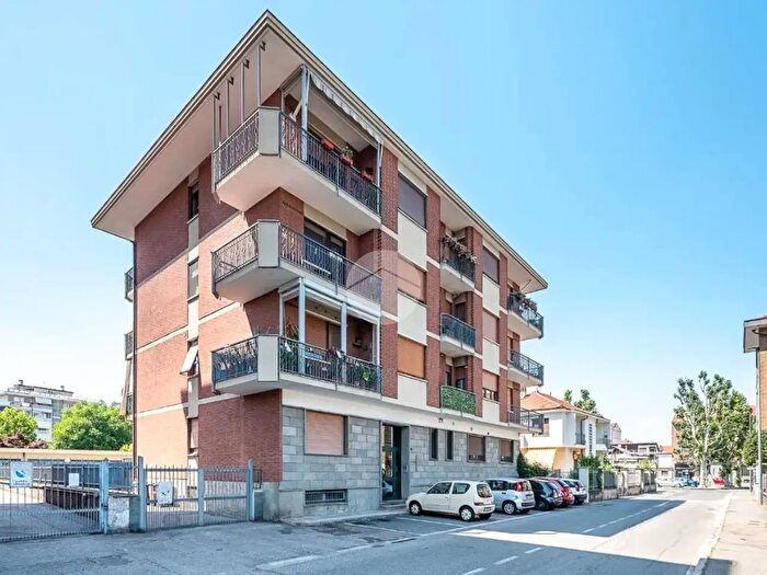 Appartamento trilocale in vendita in Via Bengasi, Nichelino