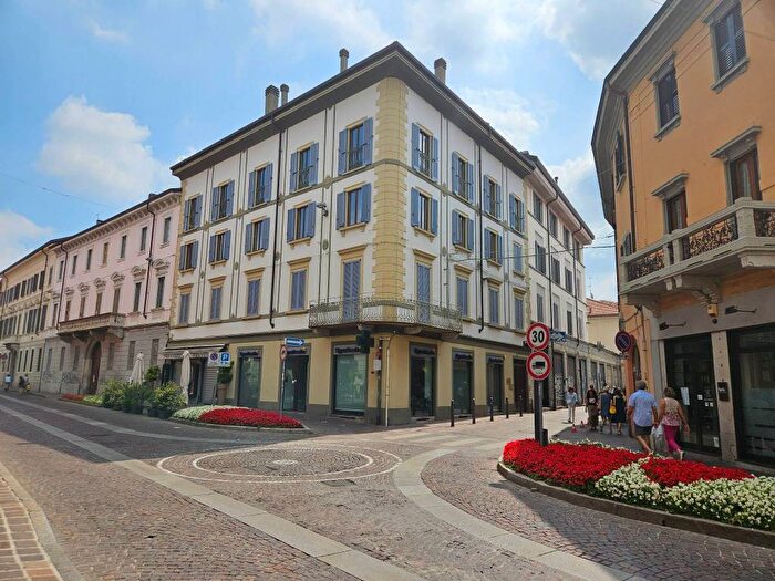 Appartamento monolocale in affitto in Via Raffaele De Gradi, Centro Storico, Monza