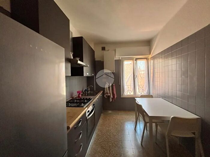 Appartamento trilocale in affitto in Via Dietro Filippini, Verona