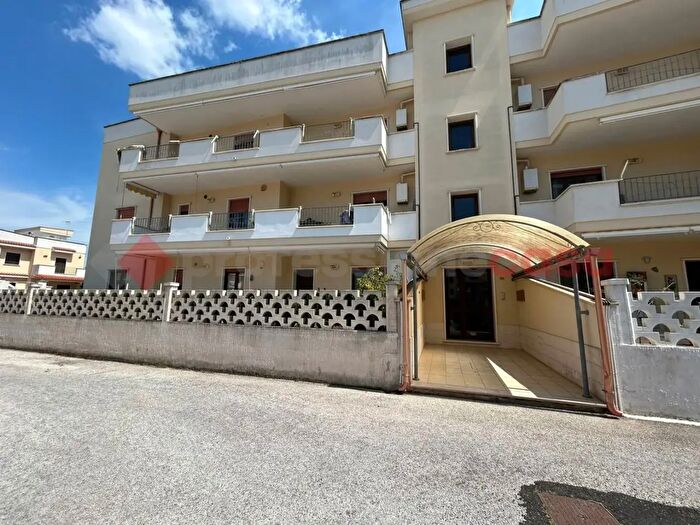 Appartamento con 5 locali in vendita in Via Vivaldi, Leporano