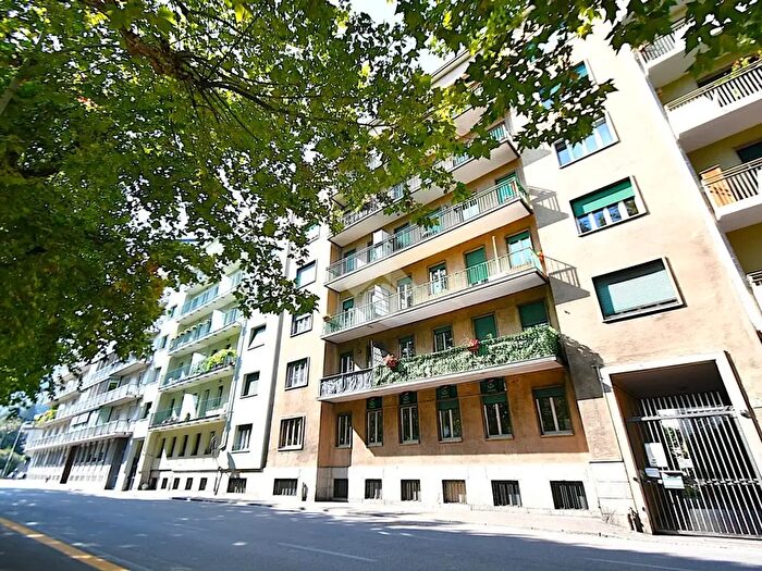 Appartamento quadrilocale in vendita in Via Fratelli Recchi, Como