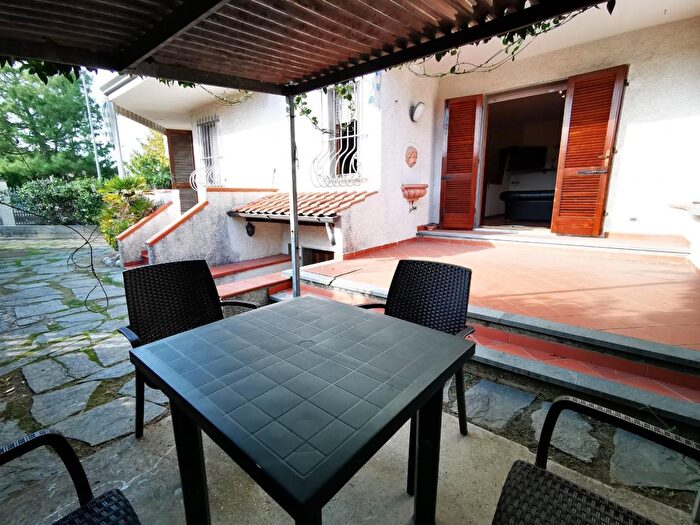 Casa con 7 locali in affitto in Ia Gino Lombardi, Pietrasanta