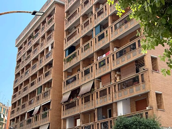 Appartamento quadrilocale in vendita in Via Federico Nansen, Roma
