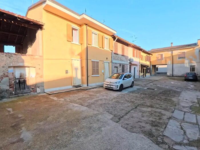 Case in Vendita e in Affitto - 2