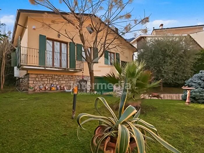 Casa con 5 locali in vendita in Via Maggini, Botticino
