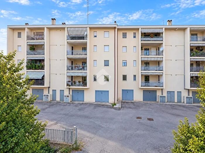 Appartamento quadrilocale in vendita in Via Nasone Publio Ovidio, Chieti