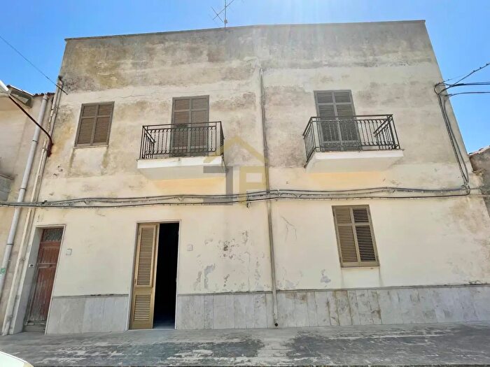 Casa con 6 locali in vendita in Via Giuseppe Laudani, Castellammare Del Golfo