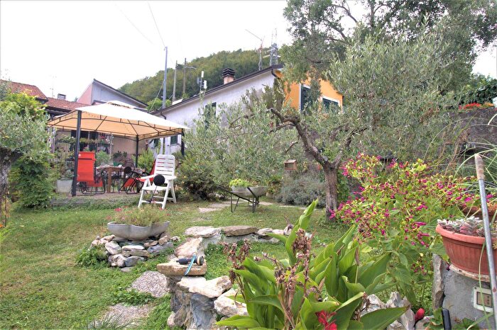 Casa con 6 locali in vendita in Villa Argentina, Podenzana