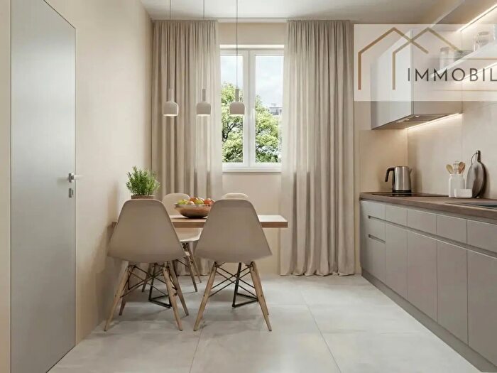 Appartamento con 5 locali in vendita in Via Pier Fortunato Calvi, Torino