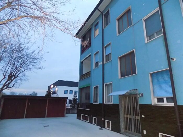 Appartamento trilocale in vendita in Via Piemonte, Pioltello