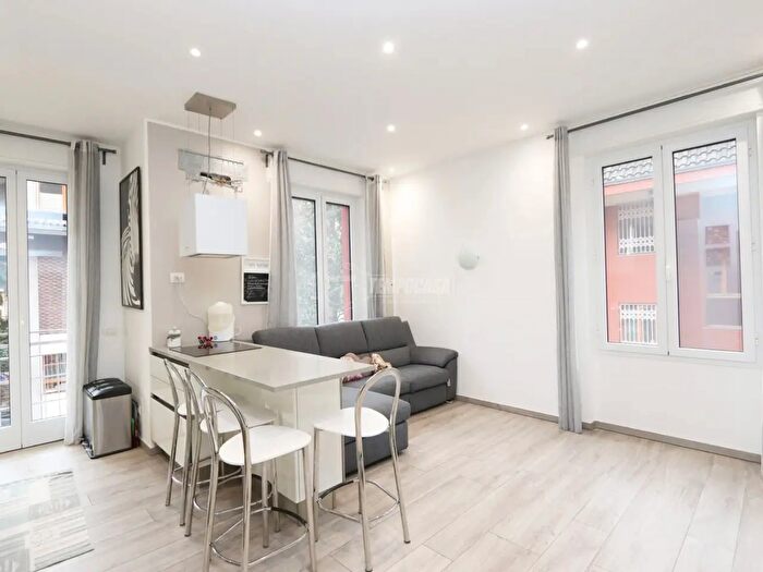 Appartamento trilocale in vendita in Via Oreste Cipriani, Milano